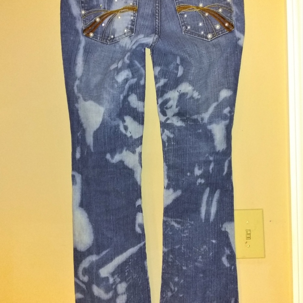 Pearl Jeans - Picture 2 of 4